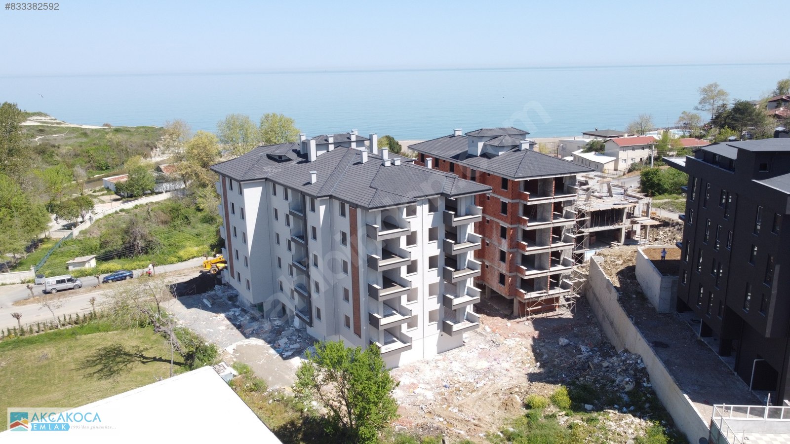 AKÇAKOCA EMLAKKALE EVLERİ HAVUZLU SİTEDE SATILIK 2+1 DAİRE Satılık