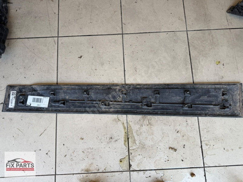 BMW i Serisi Kapı Çıtası