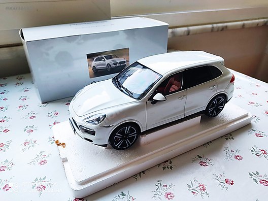 porsche cayenne turbo s beyaz 1 18 minichamps pma dealer edition at sahibinden com 900384301 porsche cayenne turbo s beyaz 1 18 minichamps pma dealer edition at sahibinden com 900384301