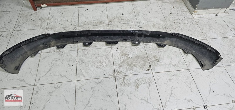 Tesla Model Y Tampon (Ön)