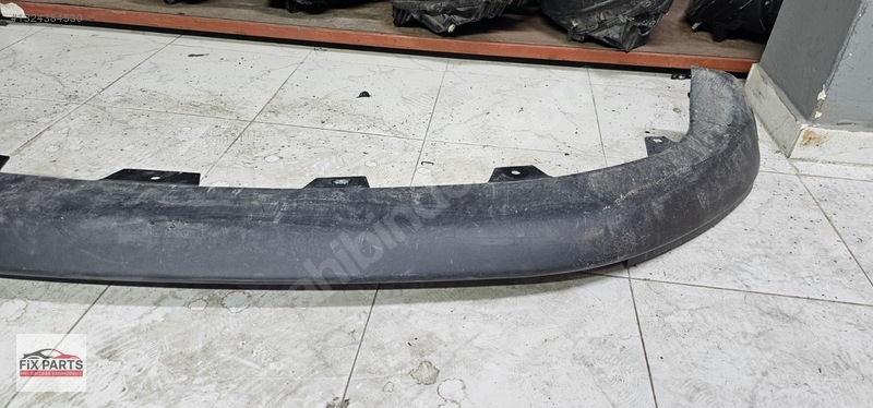 Tesla Model Y Tampon (Ön)