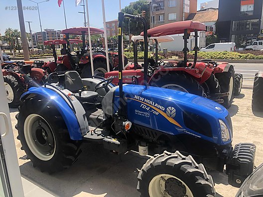 Machinery / Agricultural Machines / Tractors / New Holland / TD4.78B