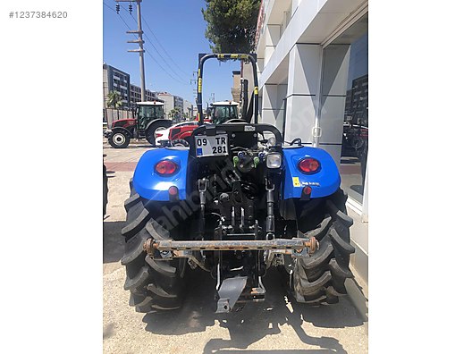 Machinery / Agricultural Machines / Tractors / New Holland / TD4.78B