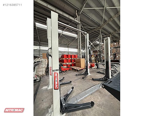 Machinery / Industrial / Industrial Machines / Automotive