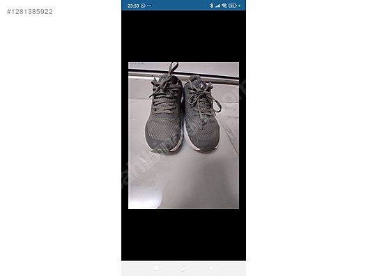 Used & Brand New Items / Clothing & Accessories / Women / Shoes / Sneakers