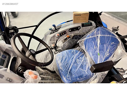 Machinery / Agricultural Machines / Tractors / New Holland / T4.75S