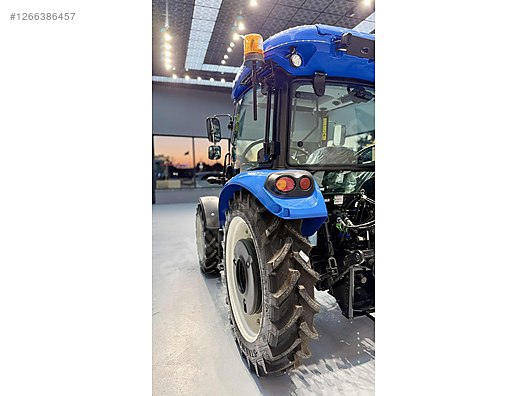 Machinery / Agricultural Machines / Tractors / New Holland / T4.75S