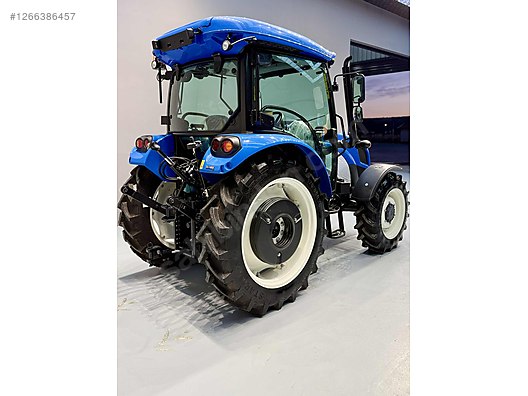 Machinery / Agricultural Machines / Tractors / New Holland / T4.75S
