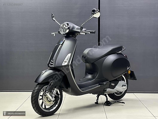 vespa scooter siyah