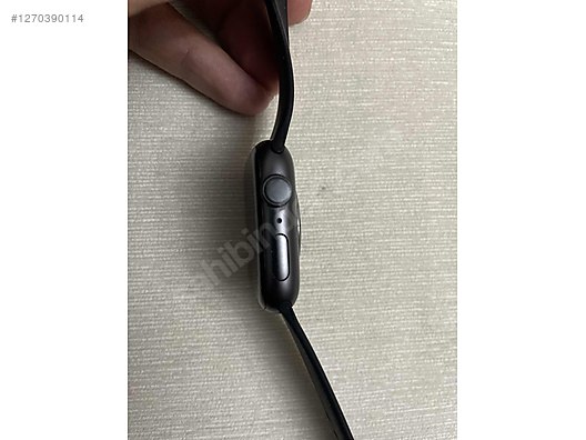 Apple Watch Series 6 - Seramik Uzay Siyahı Kasa 44 mm Siyah Kordon