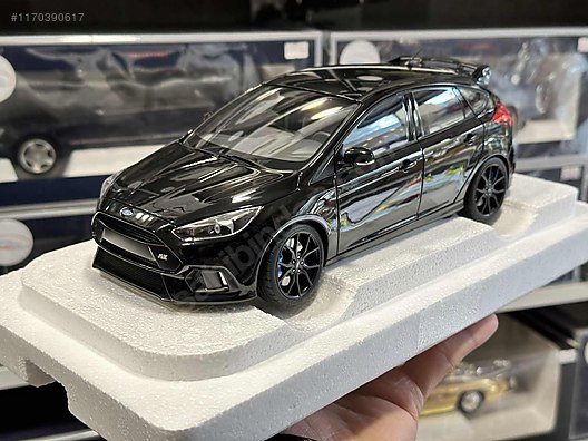 1/18 Ford Focus RS 2016 (shadow black) (composite model on