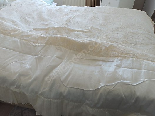 Used & Brand New Items / Home Decor / Home Textiles / Bedspread