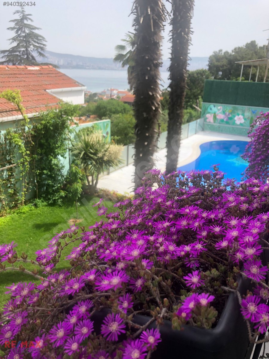 BÜYÜKADA NİZAM�DA HARİKA DENİZ MANZARALI MUHTEŞEM HAVUZLU VİLLA