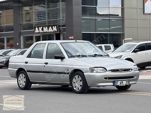 Vasıta / Otomobil / Ford / Escort / 1.8 / CLX