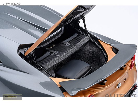 Autoart Diecast Model 1:18 Nissan Araba - 1276394458