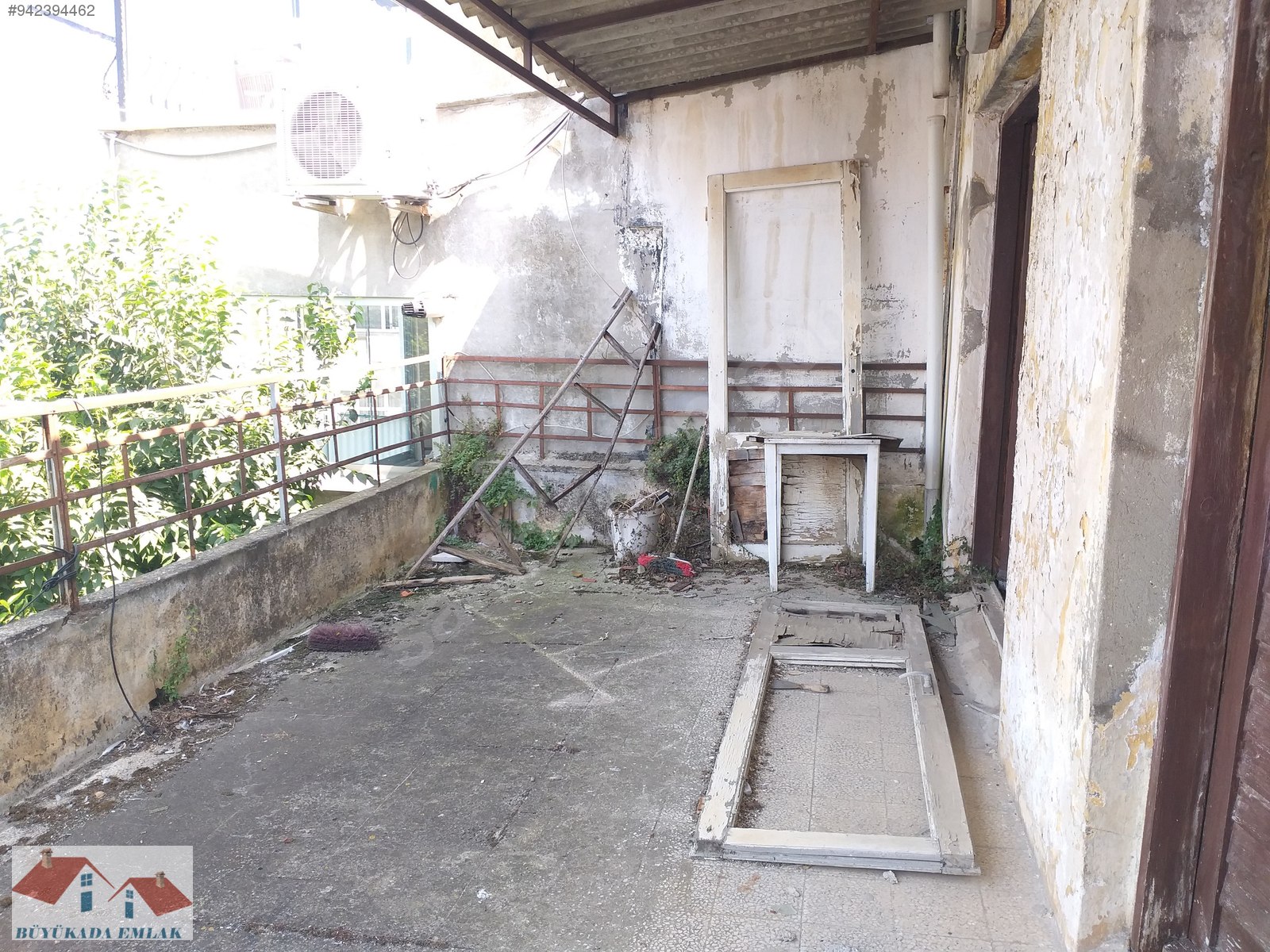 Büyükada Emlak�tan Kumsal Bölgesinde Kelepir 3 Katlı Apartman Satılık