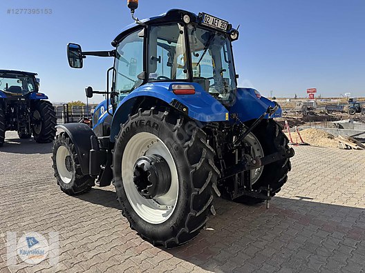 Machinery / Agricultural Machines / Tractors / New Holland / TR5.105