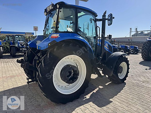 Machinery / Agricultural Machines / Tractors / New Holland / TR5.105