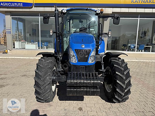 Machinery / Agricultural Machines / Tractors / New Holland / TR5.105