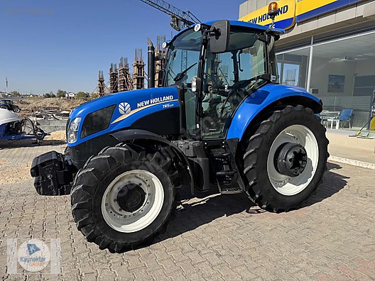 Machinery / Agricultural Machines / Tractors / New Holland / TR5.105