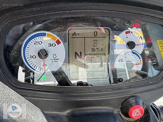 Machinery / Agricultural Machines / Tractors / New Holland / TR5.105