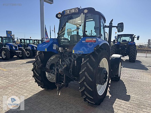 Machinery / Agricultural Machines / Tractors / New Holland / TR5.105