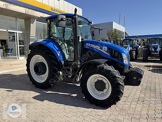 Machinery / Agricultural Machines / Tractors / New Holland / TR5.105
