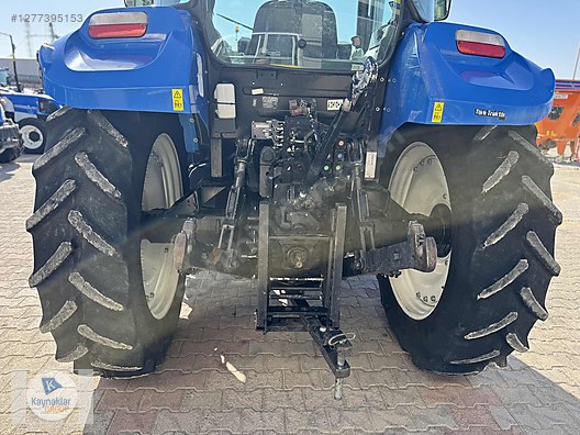Machinery / Agricultural Machines / Tractors / New Holland / TR5.105