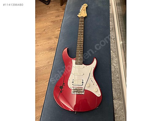 Yamaha pacifica deals 112j red