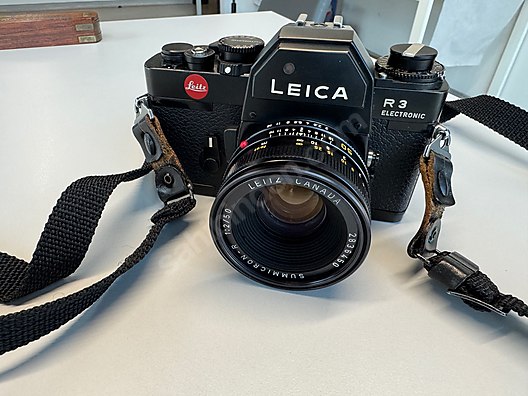 35mm Filmli SLR / Leica / Leica R3 Electronic + Leitz Canada