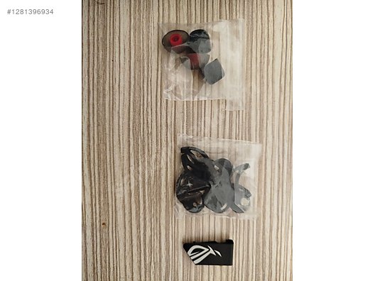 Used & Brand New Items / Computers / Peripherals / Headphones & Microphones