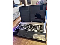 Acer V3-571G i5 512 gb ssd vardır Sorunsuz az kullanılmıştır .