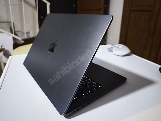 Apple Macbook / Apple Macbook M3 Pro 18Gb Ram - 512 ssd Tertemiz