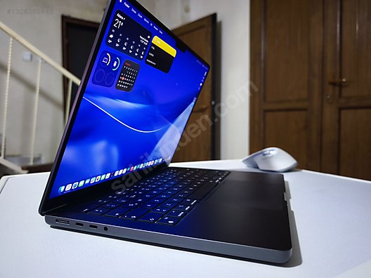 Apple Macbook / Apple Macbook M3 Pro 18Gb Ram - 512 ssd Tertemiz