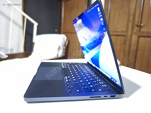 Apple Macbook / Apple Macbook M3 Pro 18Gb Ram - 512 ssd Tertemiz