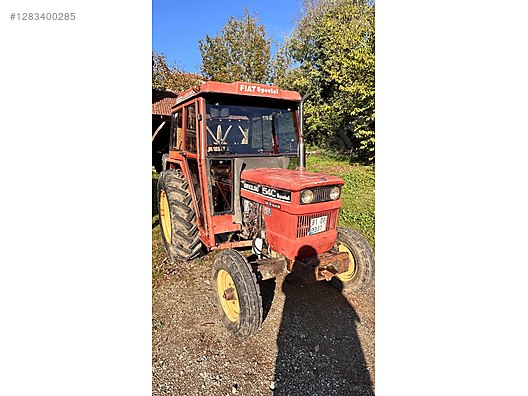 Machinery / Agricultural Machines / Tractors / New Holland / 54C