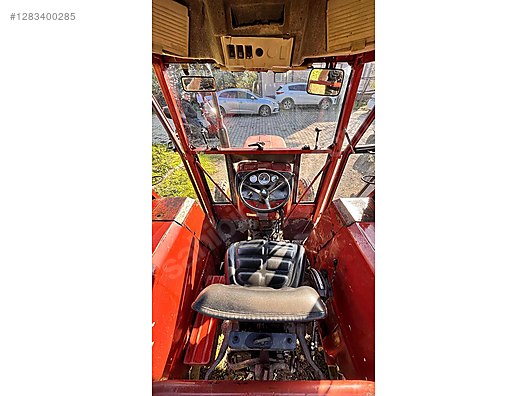 Machinery / Agricultural Machines / Tractors / New Holland / 54C