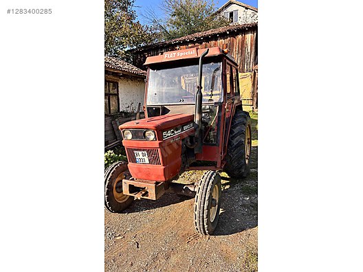 Machinery / Agricultural Machines / Tractors / New Holland / 54C