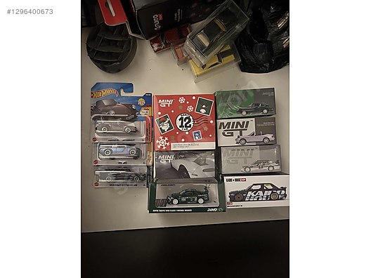 Mini GT Diecast Model 1:64 Porsche Araba - 1296400673