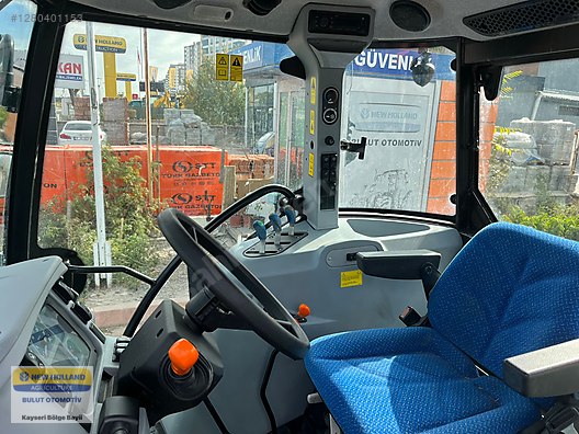 Machinery / Agricultural Machines / Tractors / New Holland / TD5.110