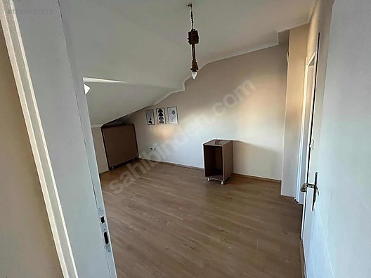 Kurtköy merkezde geniş teraslı 2+1 çatı katı