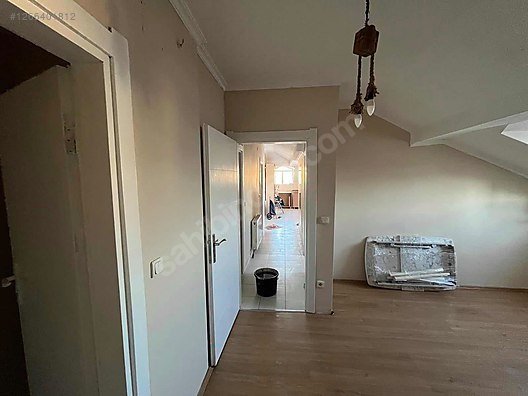 Kurtköy merkezde geniş teraslı 2+1 çatı katı