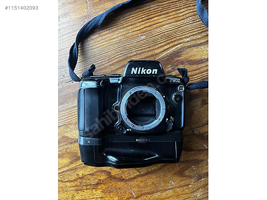 35 mm SLR / Nikon / Kısa süreliğine Nikon F90X + MB10 Motor Drive