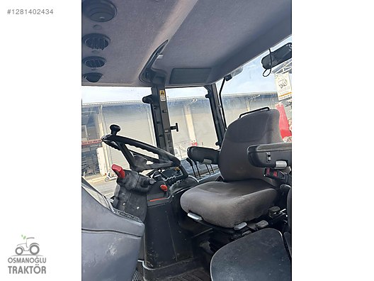 Machinery / Agricultural Machines / Tractors / New Holland / TM130