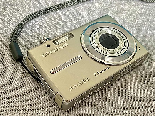 Compact / Olympus / FE-230 / OLYMPUS FE-230 7.1 MegaPixel Nostalji