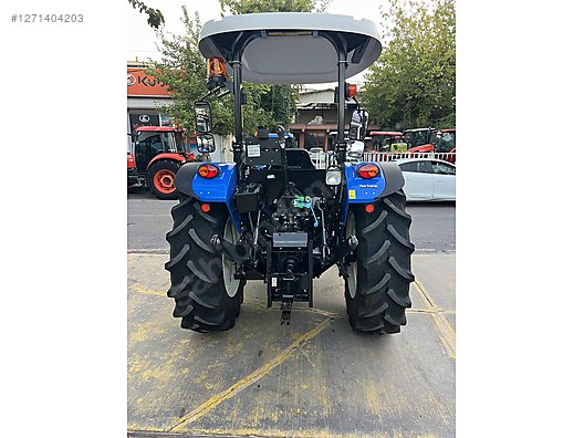 Machinery / Agricultural Machines / Tractors / New Holland / TT60 Classic