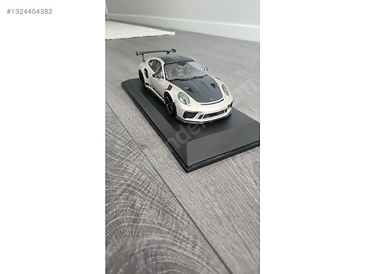 Minichamps Diecast Model 1:18 Porsche Araba - 1324404382