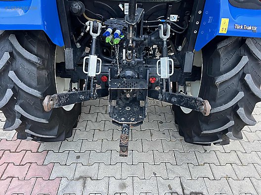 Machinery / Agricultural Machines / Tractors / New Holland / TT4.50