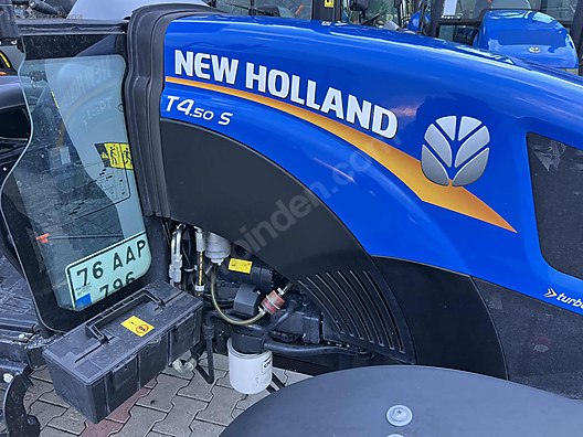 Machinery / Agricultural Machines / Tractors / New Holland / TT4.50