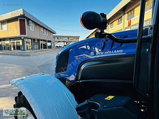 Machinery / Agricultural Machines / Tractors / New Holland / T5.90